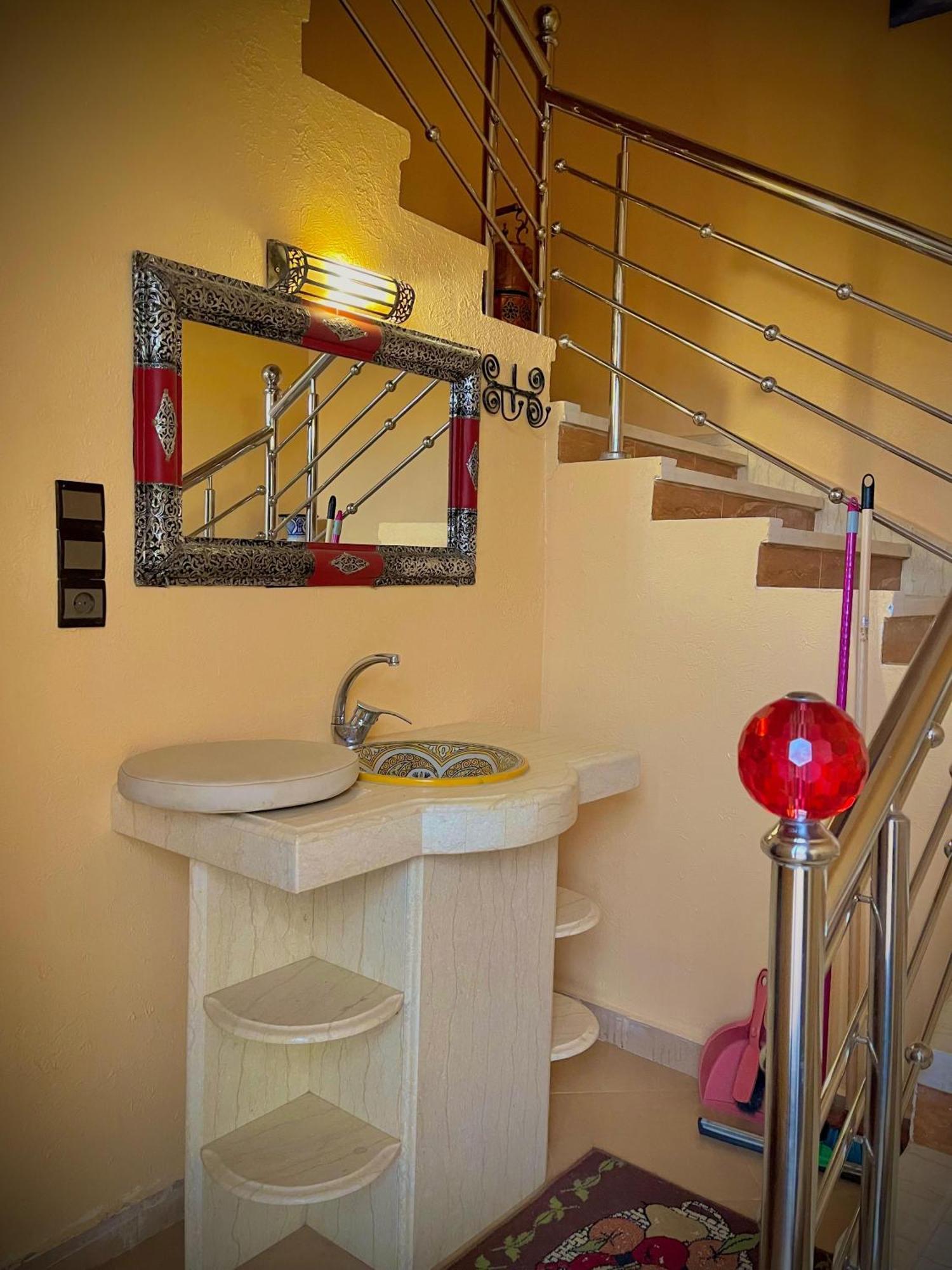 Luxury Family Apartment Мерзуга Экстерьер фото
